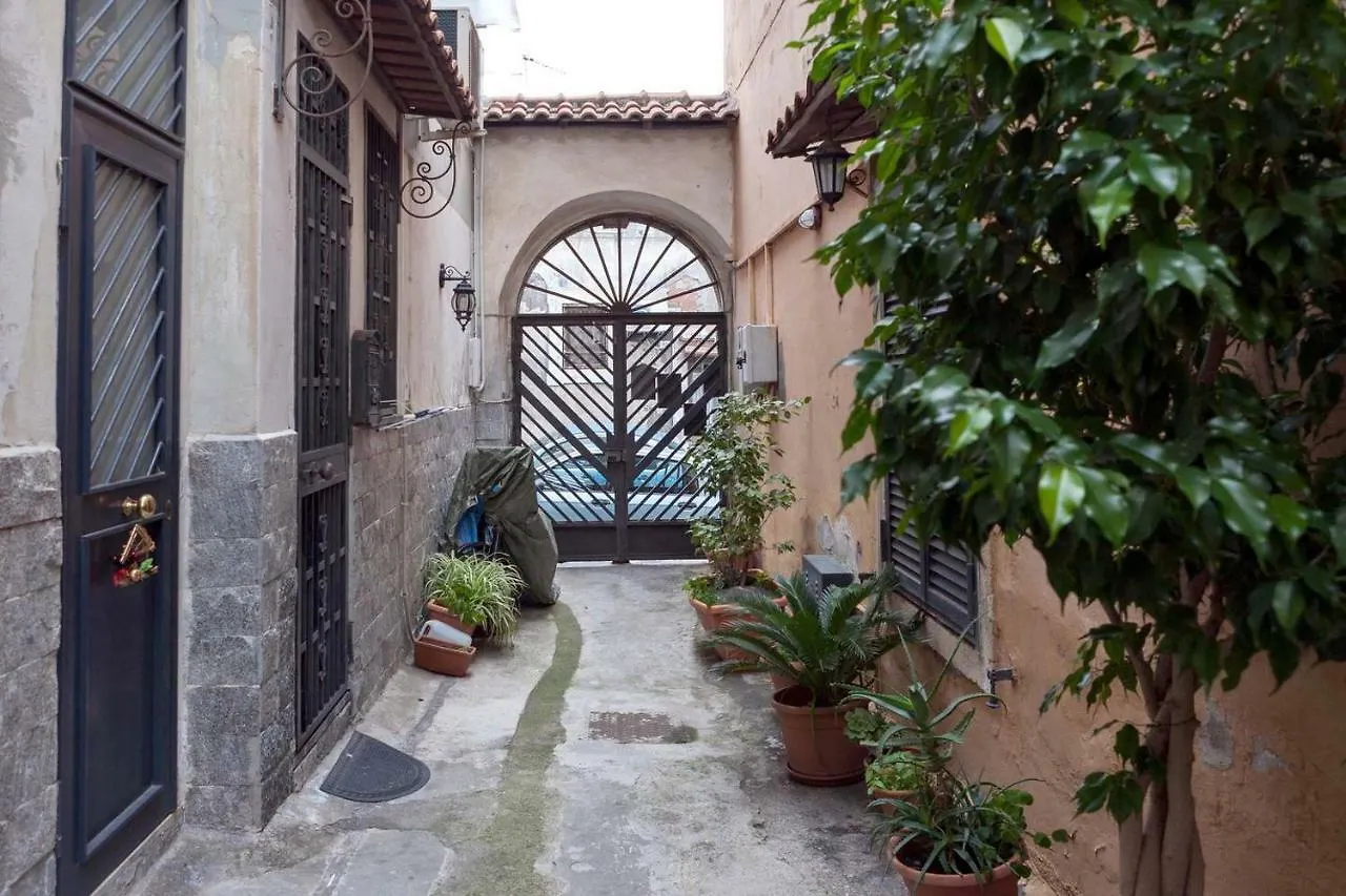 Villa Attico Teatro Greco Catania 0*,  Italia